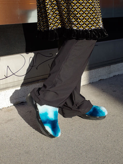 PANTO CURLY + Shearling Dark Clog Shoes + Blue Tie dye