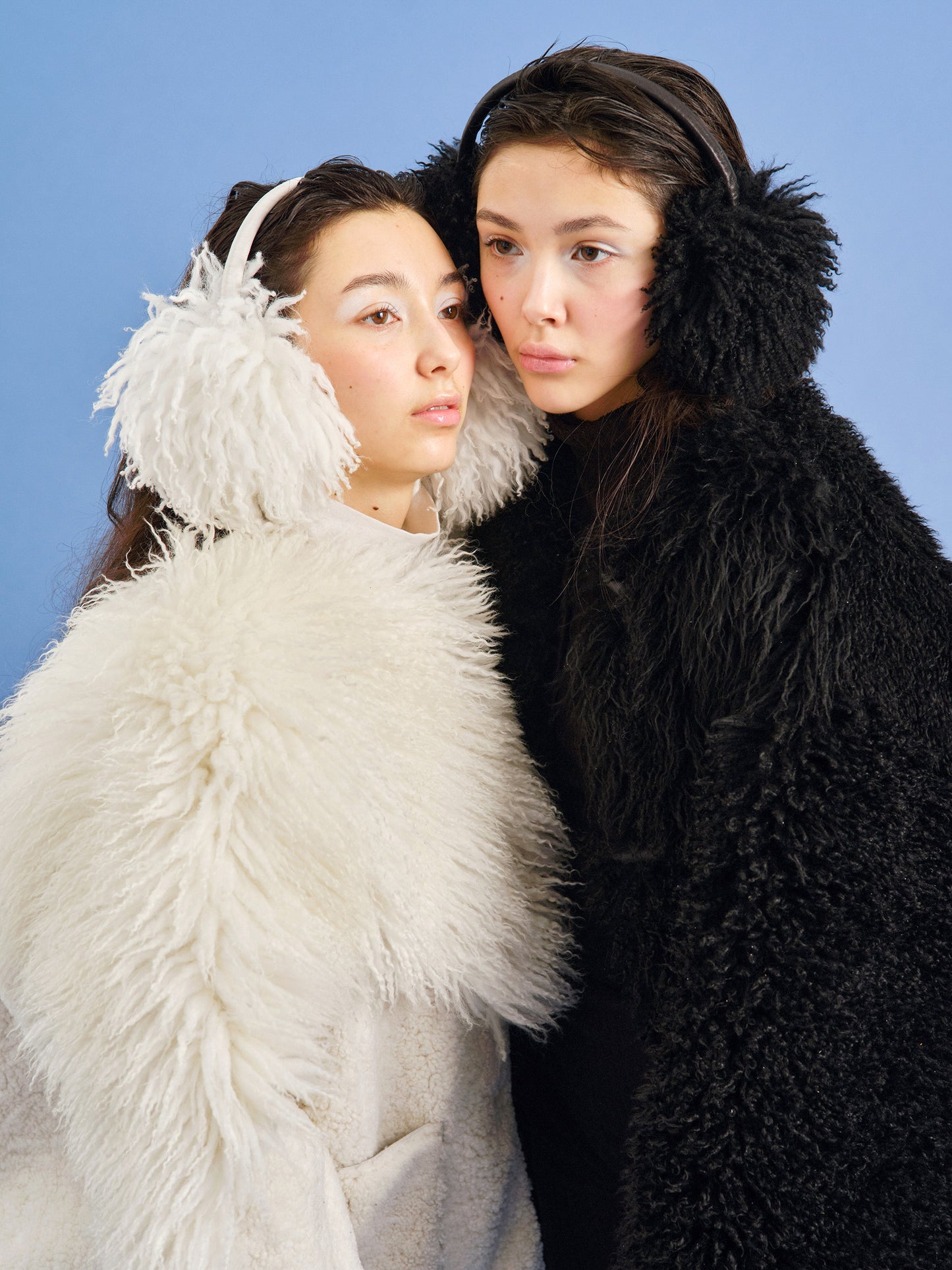 EAR WARMERS L + Shearling leather earmuffs + Black Curly