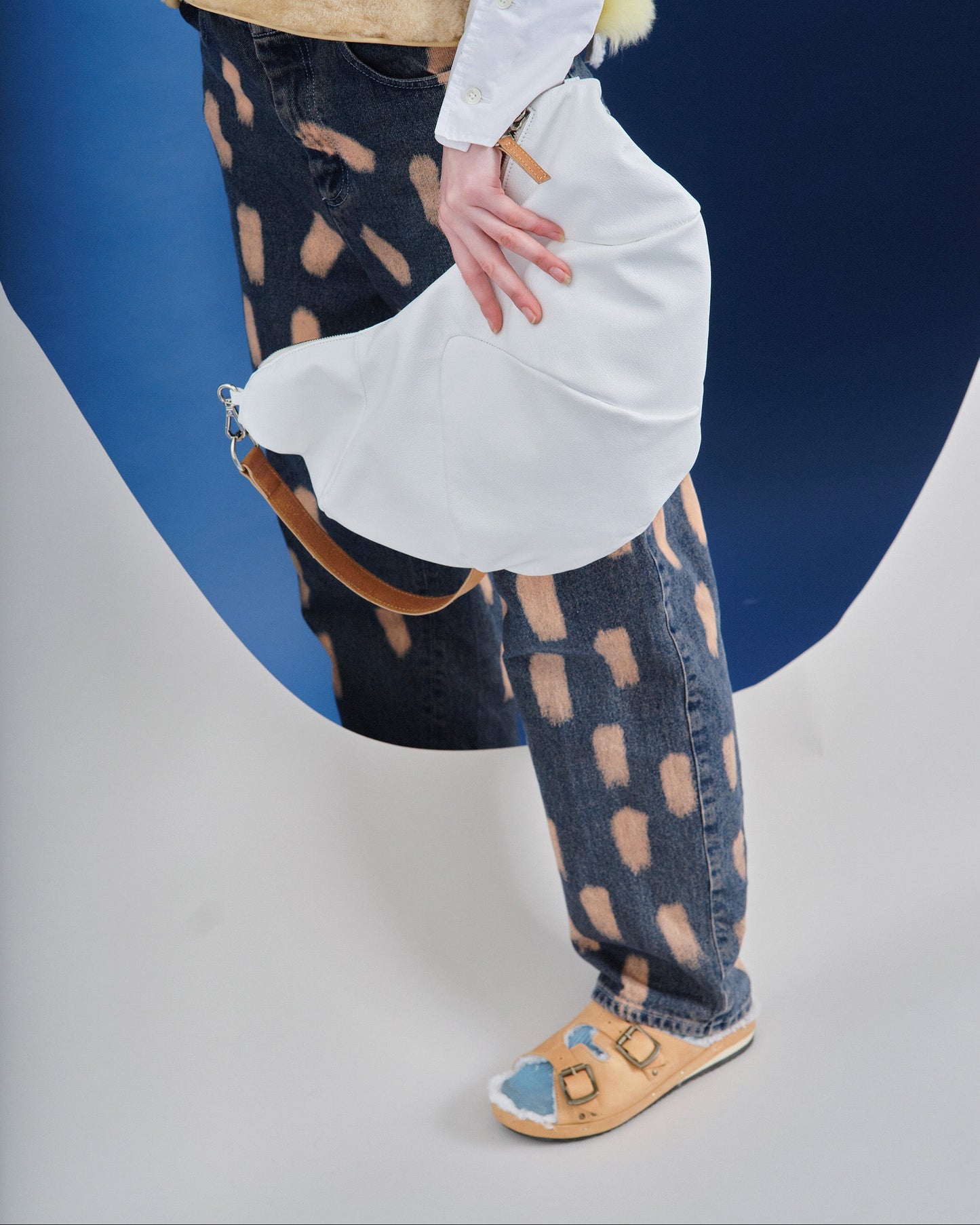 LANG FIBA CURLY + Shearling Leather Flat Clogs + Natural